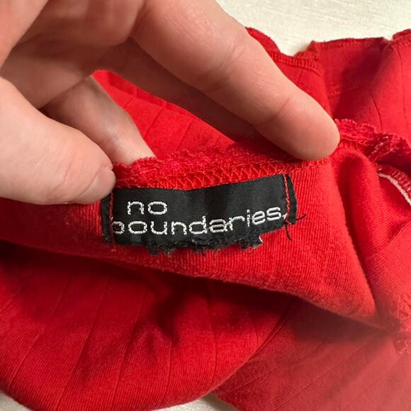No Boundaries Y2K Red Lace Trim Tank Top - Picture 3 of 4